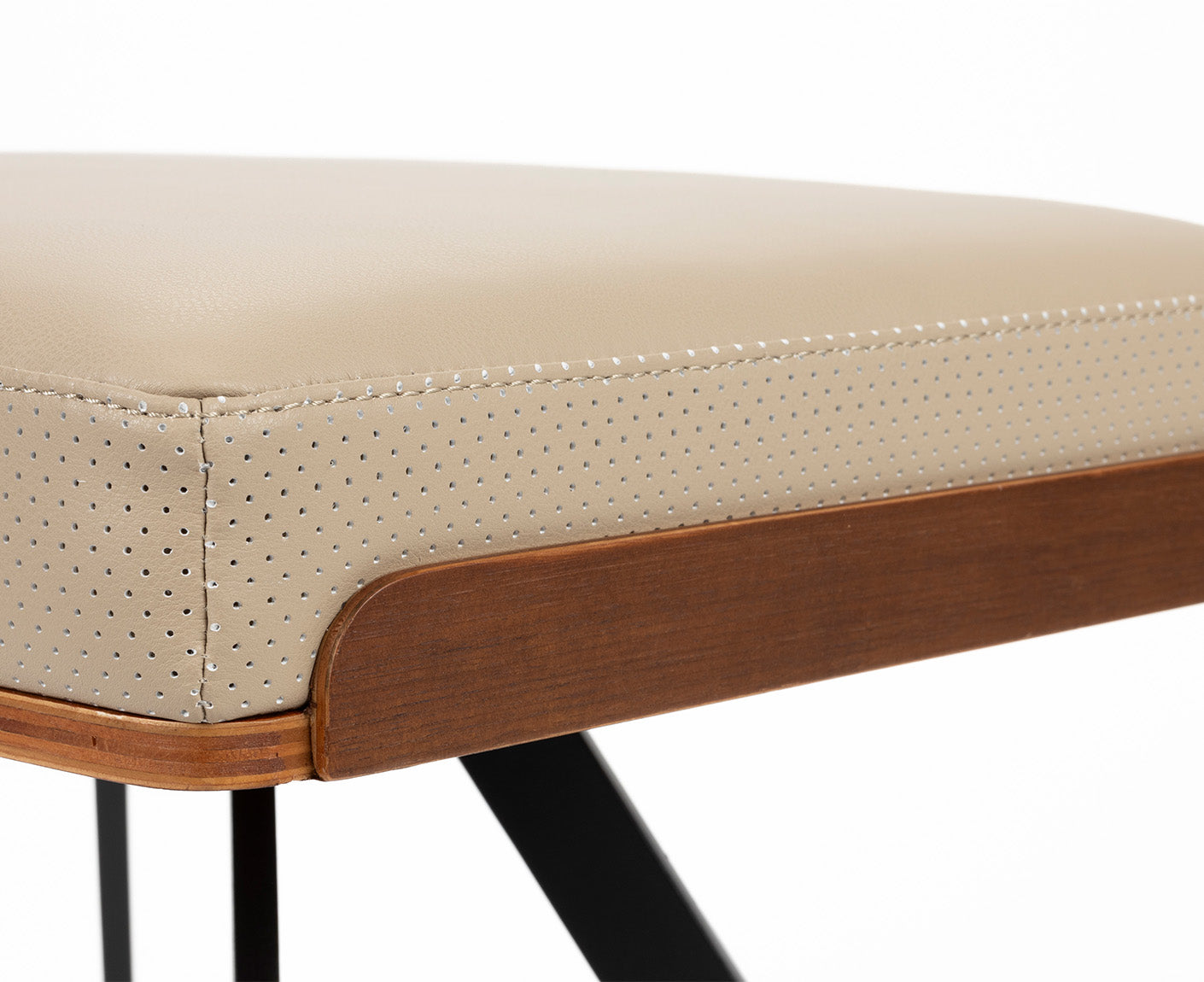 Frie Hocker Kunstleder / Walnussfurnier