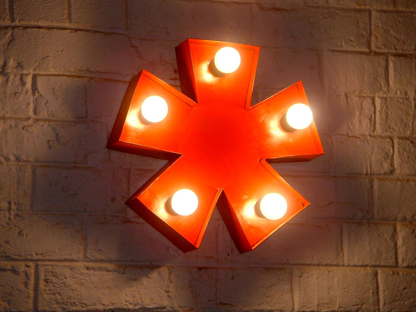 17007 Wandleuchte rot