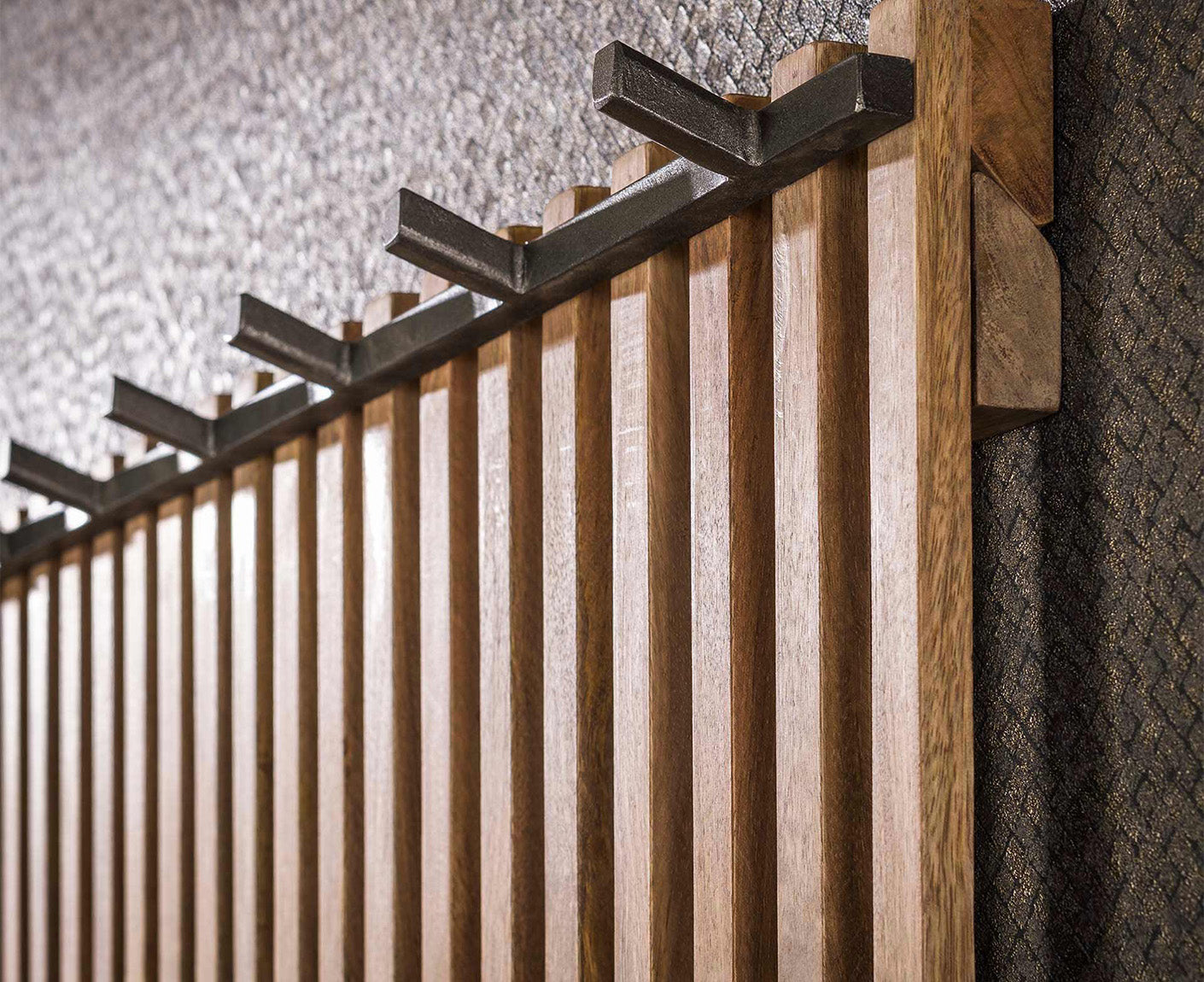 Wandgarderobe breit Mango Massivholz Sand