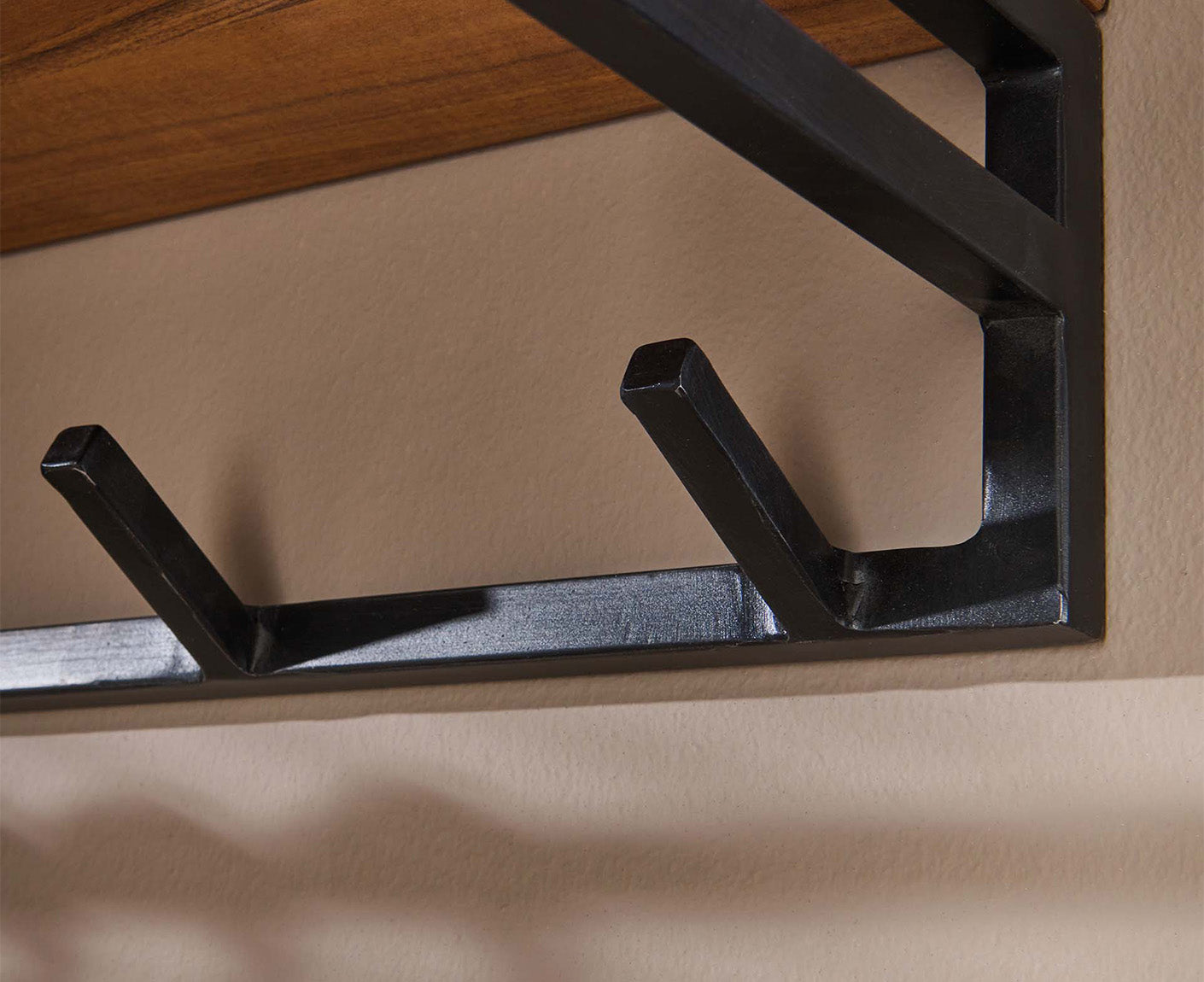 Custom Garderobe mit 6 Kleiderhaken Akazie Massivholz Natur