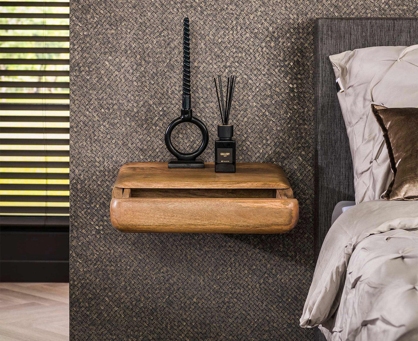 Nachttisch Sleek Massiv Mangoholz Sand