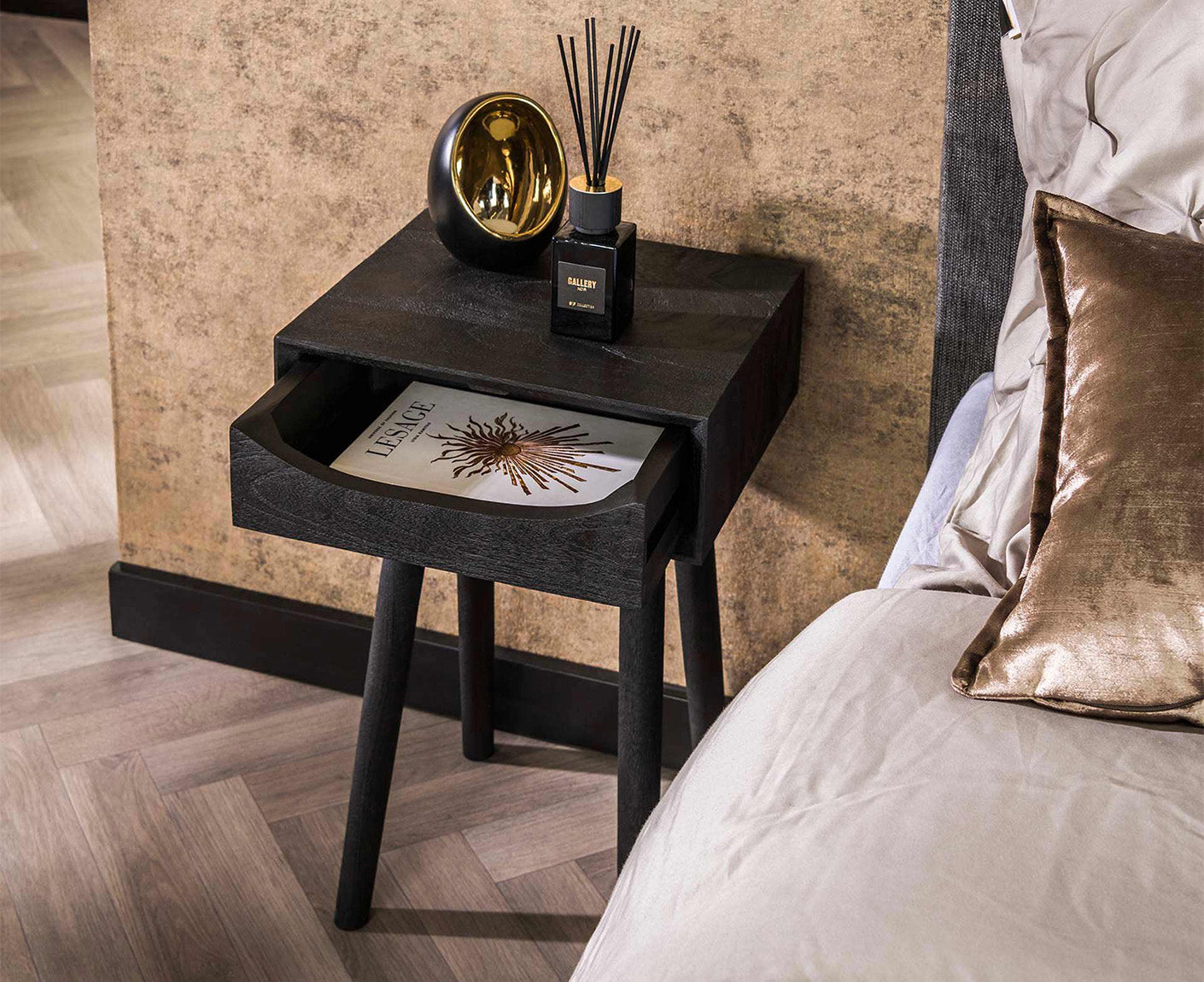 Nachttisch 1L Sleek Wood Inlay / Massiv Akazie schwarz