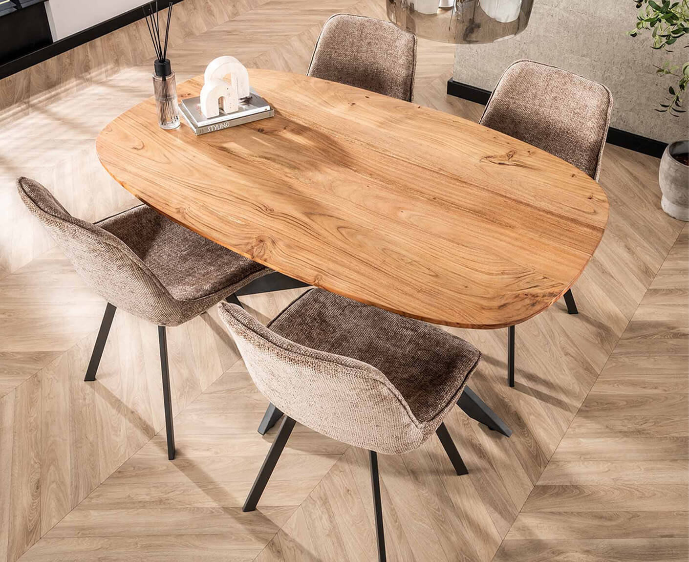 Arhus Solid Esstisch, oval, Akazie Massivholz Natur