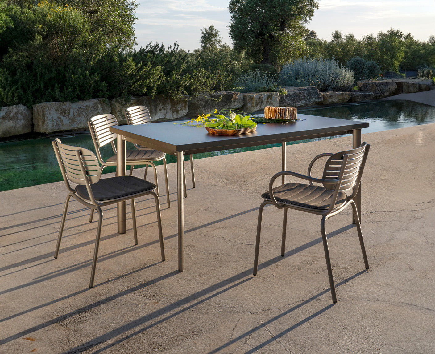 Emu Mom 4er Set Gartenstühle mit Armlehnen