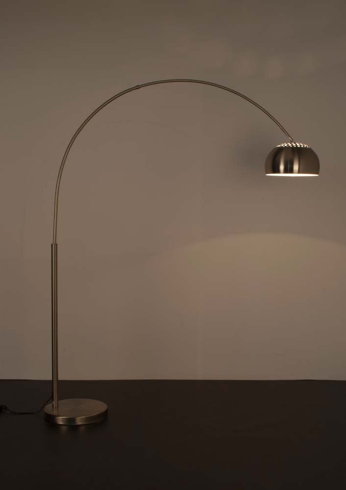Metallgebogene Flurlampe Grau
