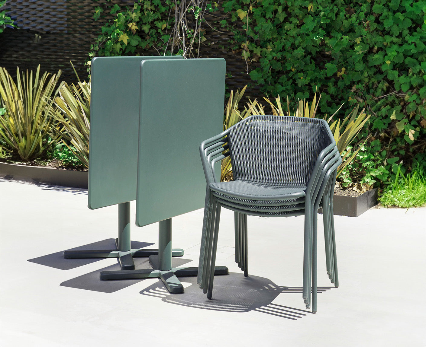 Emu Darwin 4er Set Gartenstühle mit Armlehnen
