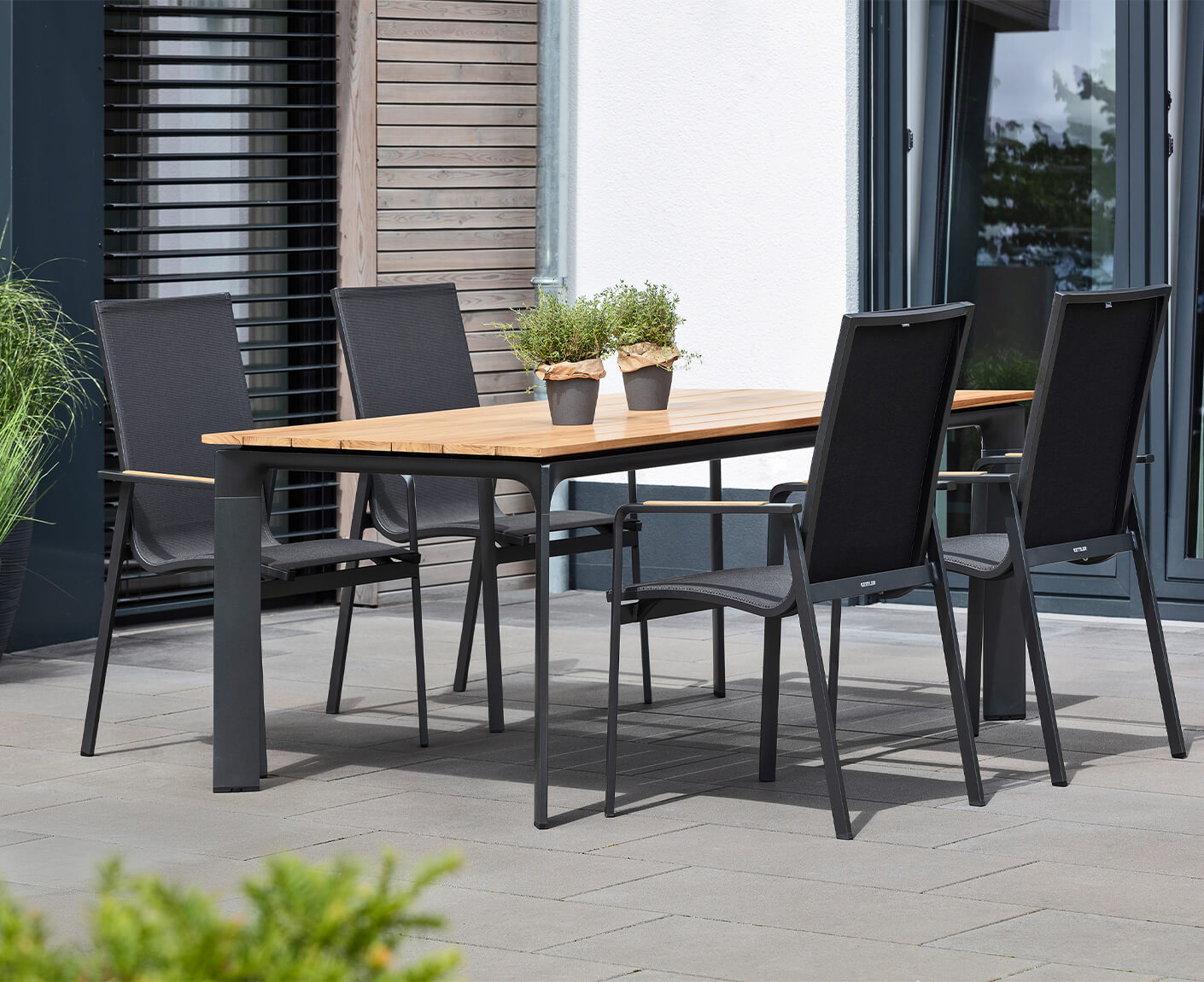 Kettler Dining Diamond Stapelsessel hohe Rückelehne Anthrazit-Teak / Schwarz