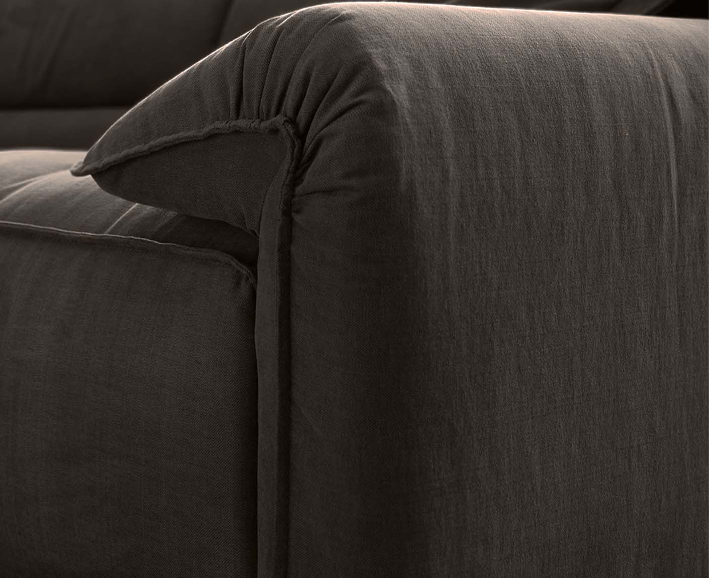 designwerk Vola Ecksofa | 347 x 342 cm | Flachgewebe