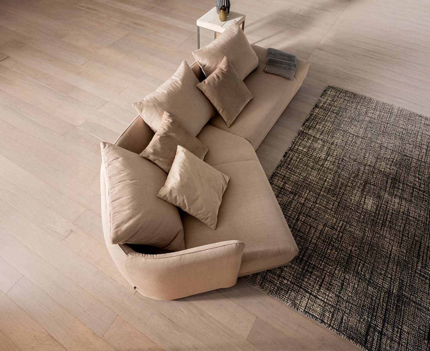 designwerk New York Ecksofa | 333 x 179 cm | feines Flachgewebe