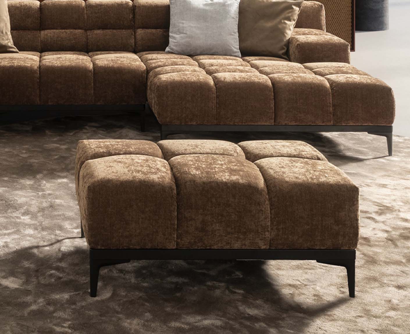 designwerk Oasis Hocker | 107 x 73 cm | Chenillegewebe