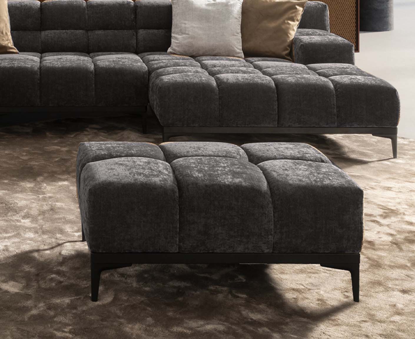 designwerk Oasis Hocker | 107 x 73 cm | Chenillegewebe