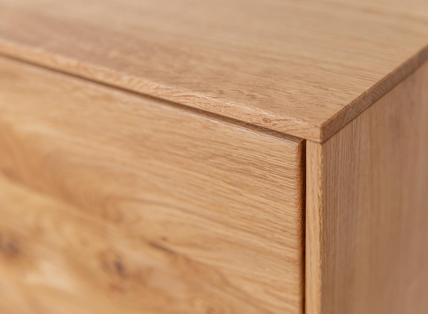 Collodi Massivholz TV-Lowbard 185 cm Wildeiche, Montiert