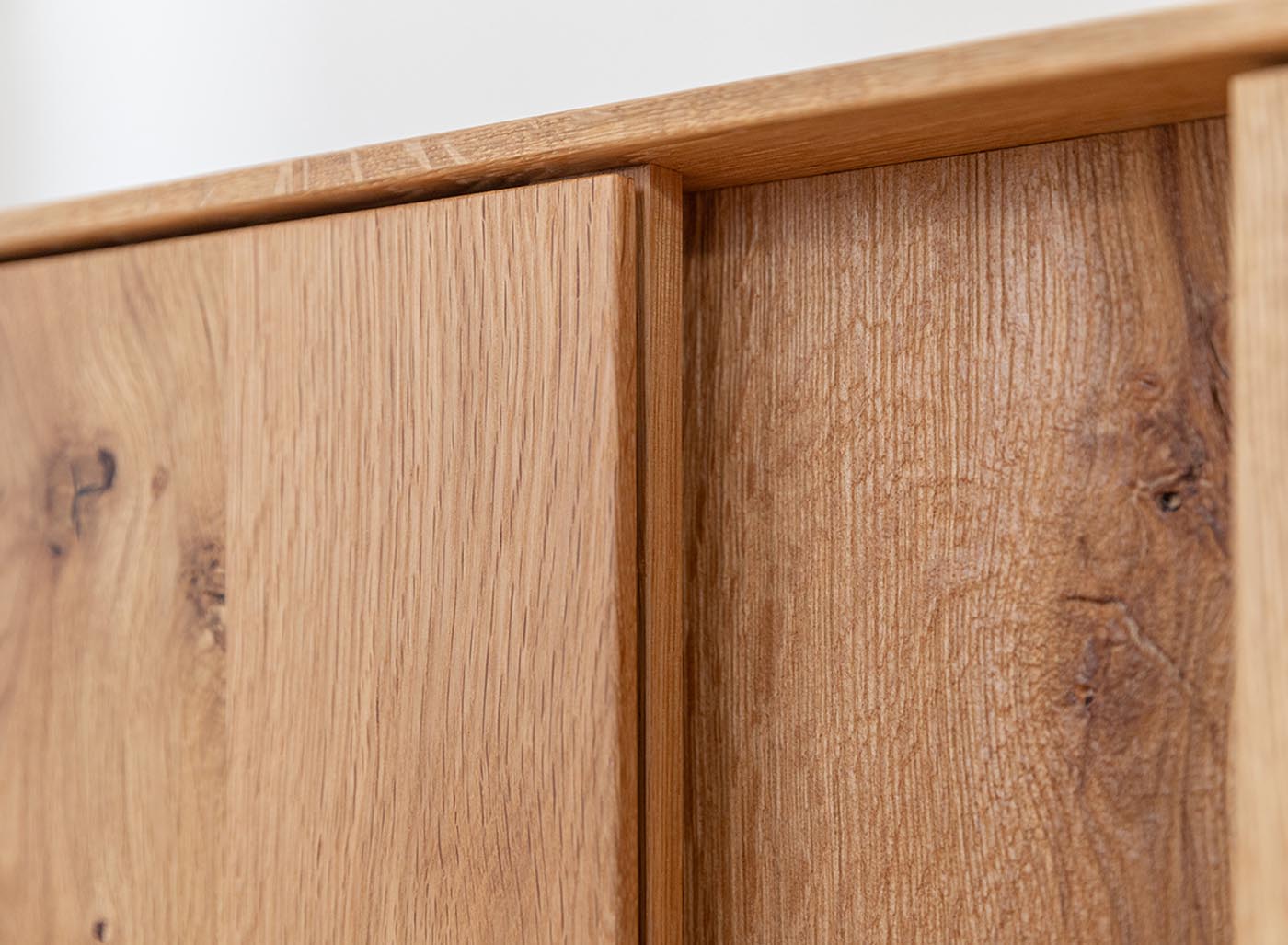 Collodi Massivholz TV-Lowbard 185 cm Wildeiche, Montiert