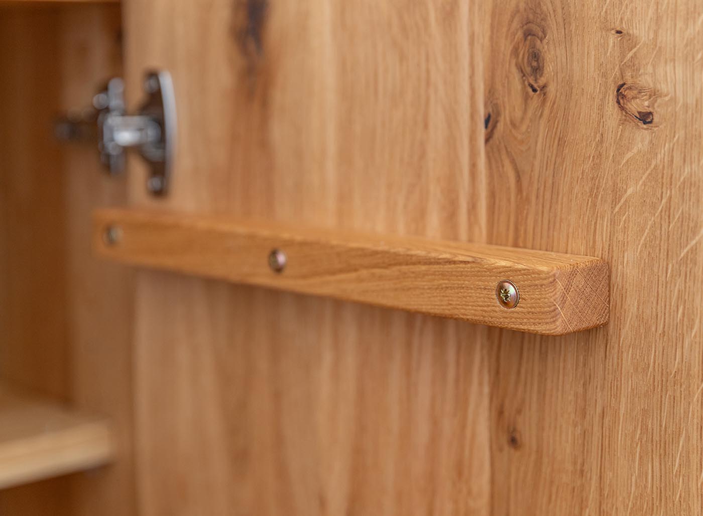 Collodi Massivholz TV-Lowbard 185 cm Wildeiche, Montiert