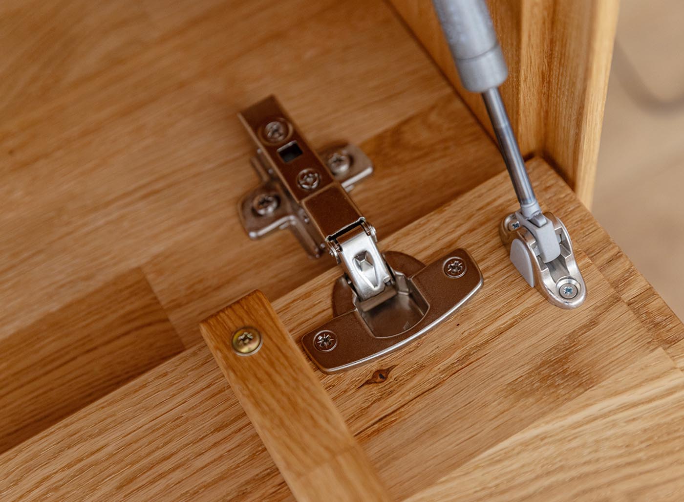 Collodi Massivholz TV-Lowbard 185 cm Wildeiche, Montiert