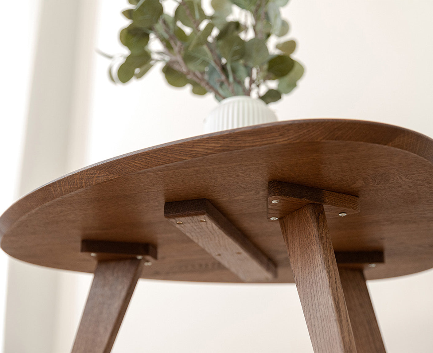 Orbetello Couchtisch Dreieckig 67x68 cm Massivholz, geölt