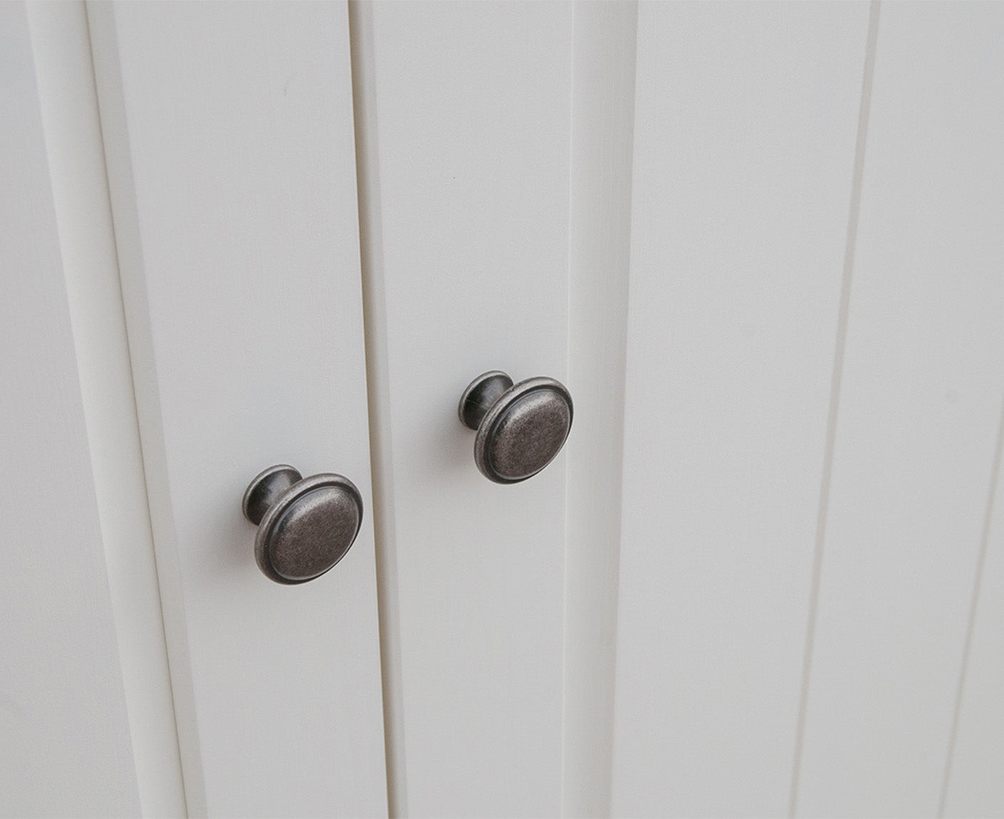 Belluno Elegante Kleiderschrank 2-türig Massivholz