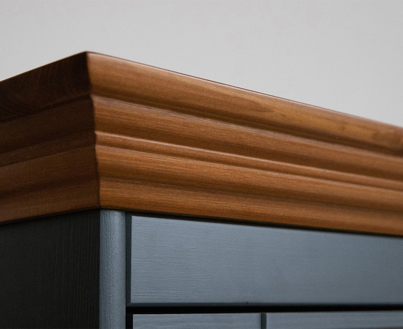 Belluno Elegante Kommode 112x88 cm Massivholz