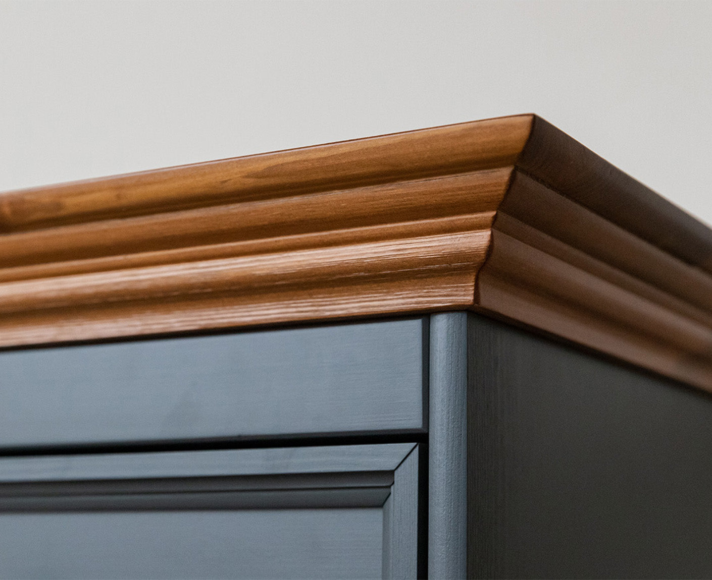 Belluno Elegante Standvitrine 90x190 cm Massivholz