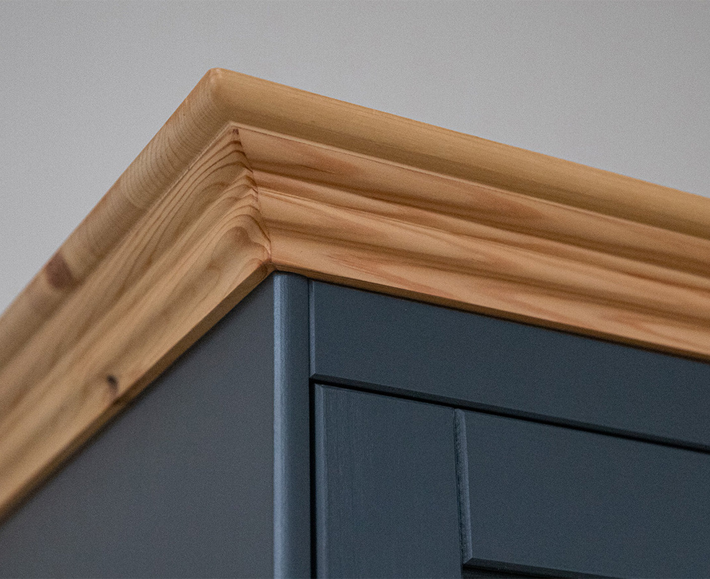 Belluno Elegante Standvitrine 90x190 cm Massivholz