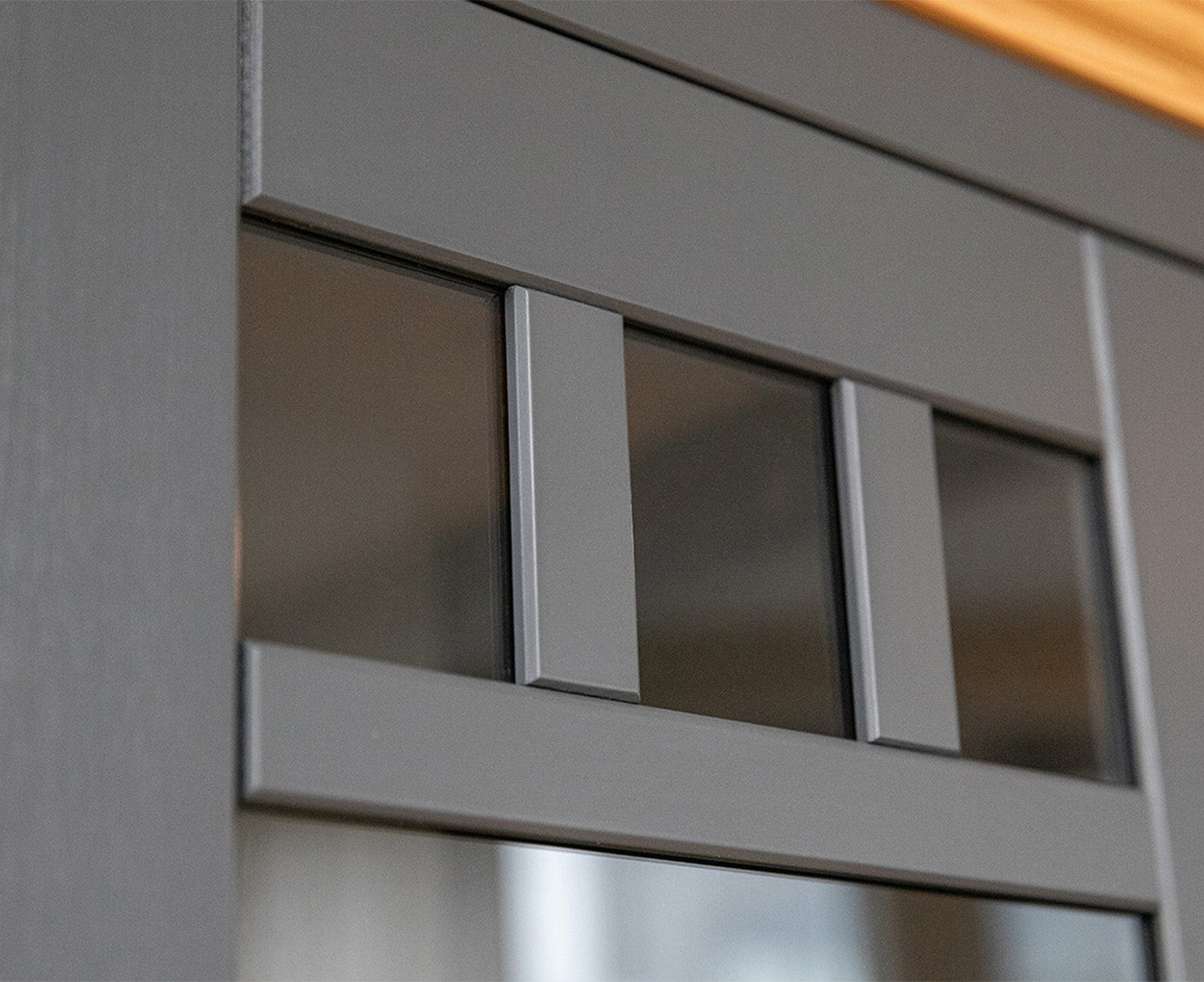 Belluno Elegante Standvitrine 90x190 cm Massivholz
