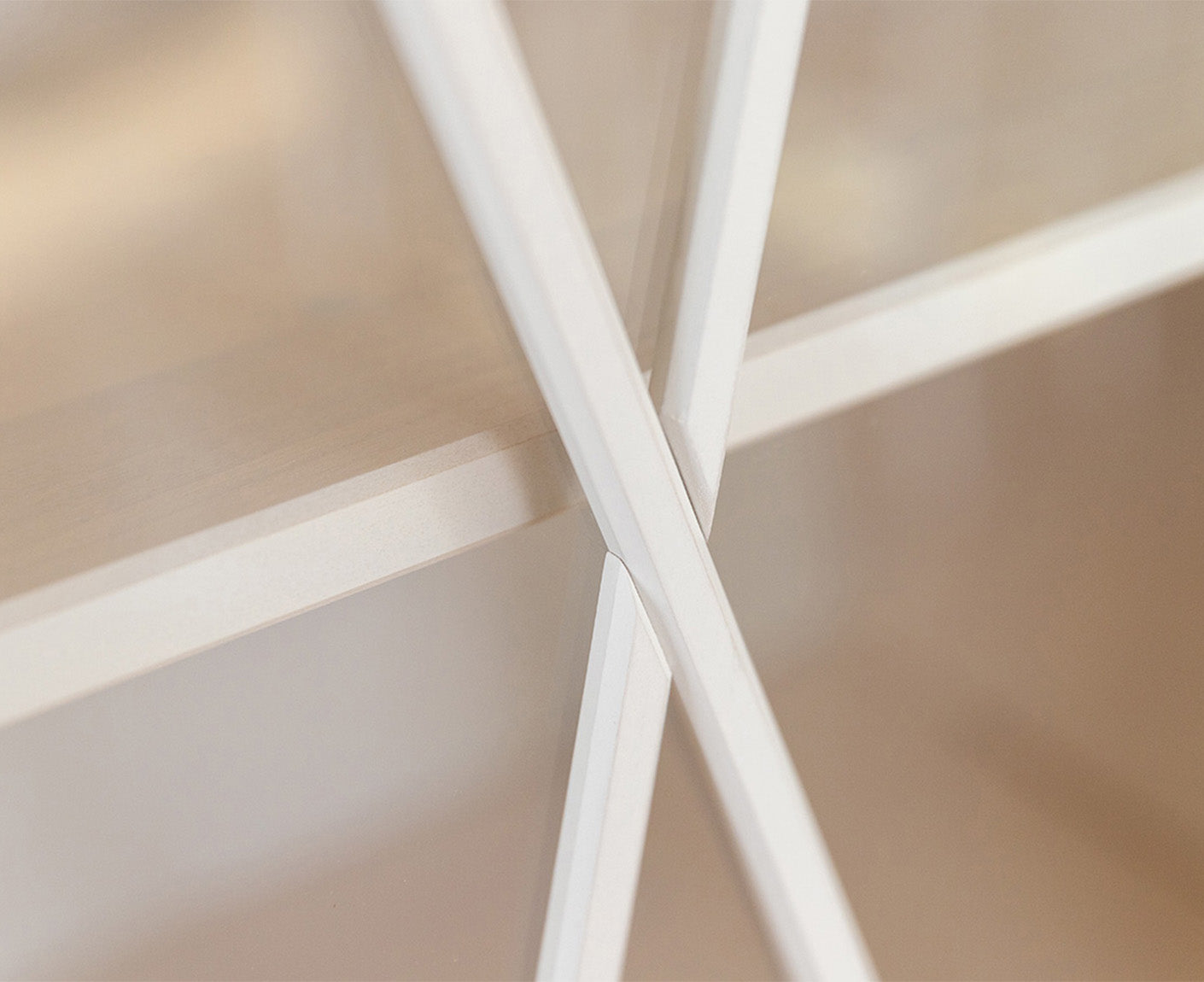 Marone Elite Vitrine Massivholz Weiß / Grau