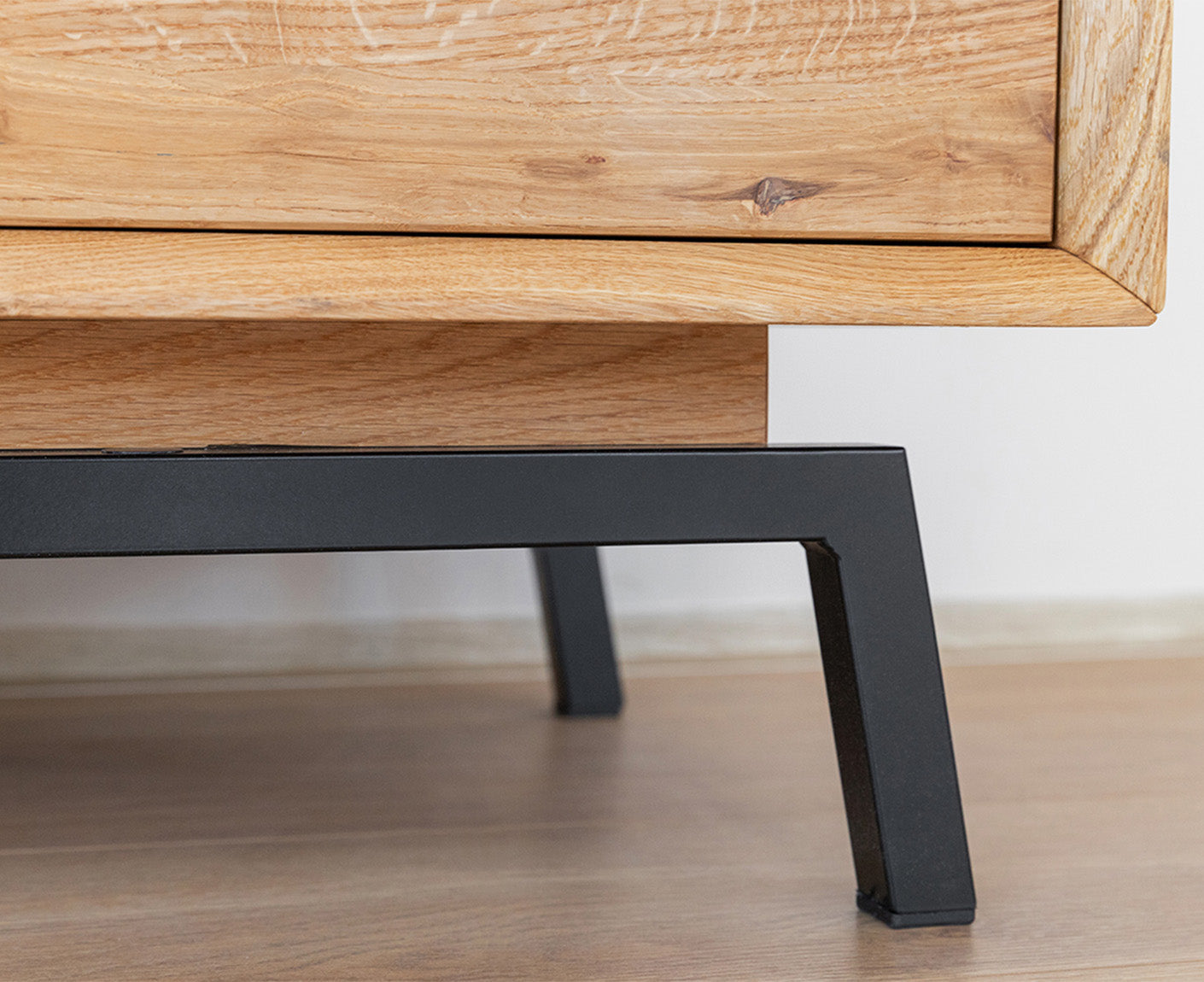 Modern Loft TV-Lowboard 200 cm Massivholz Eiche geölt/Glas Grafit Matt