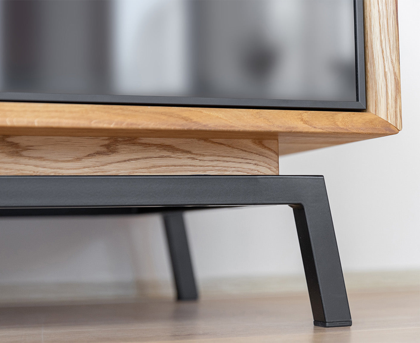 Modern Loft TV-Lowboard 200 cm Massivholz Eiche geölt/Glas Grafit Matt