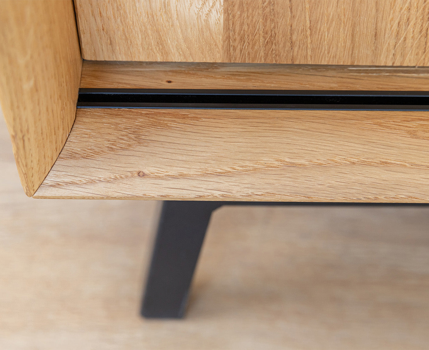 Modern Loft Weinregal Massivholz Eiche geölt