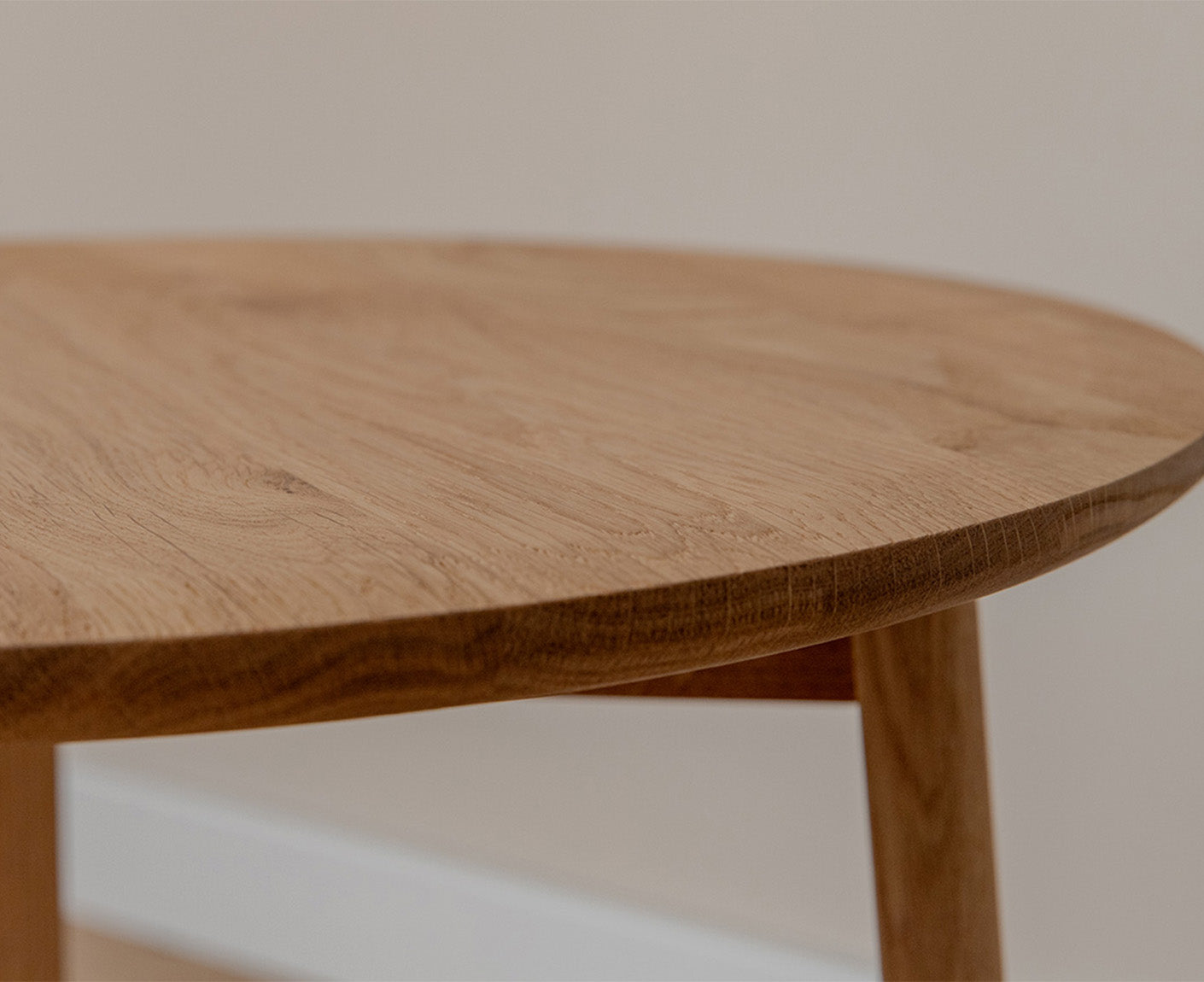 Monty Couchtisch Beistelltisch Ø 51 cm Massivholz geölt