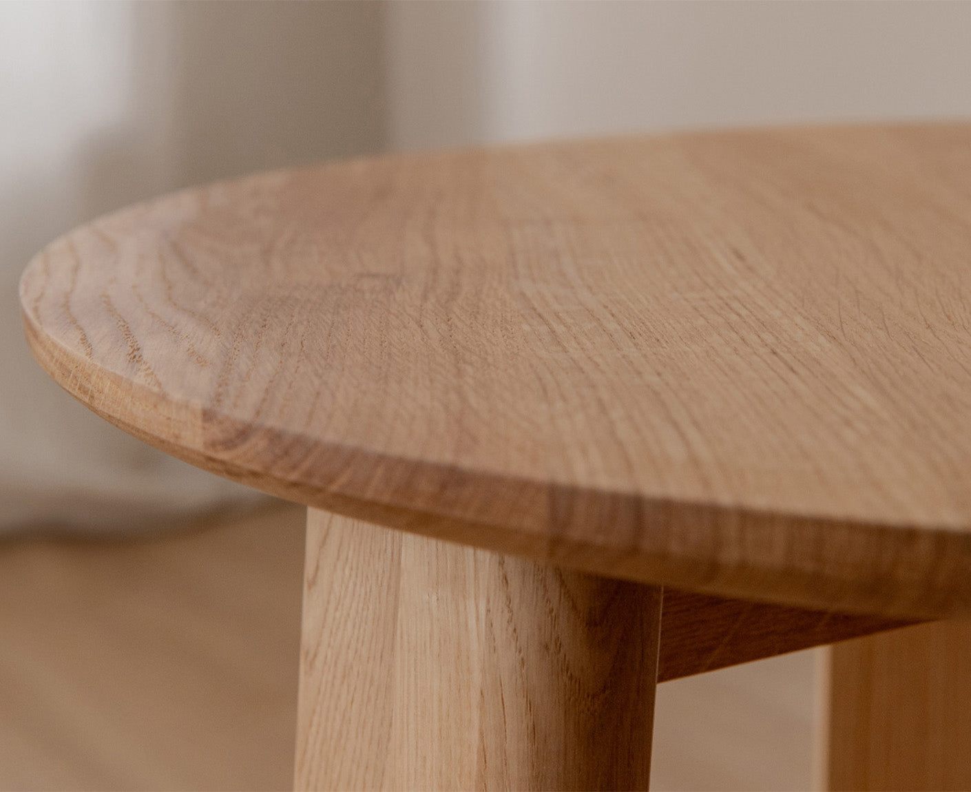 Monty Couchtisch Beistelltisch Ø 51 cm Massivholz geölt