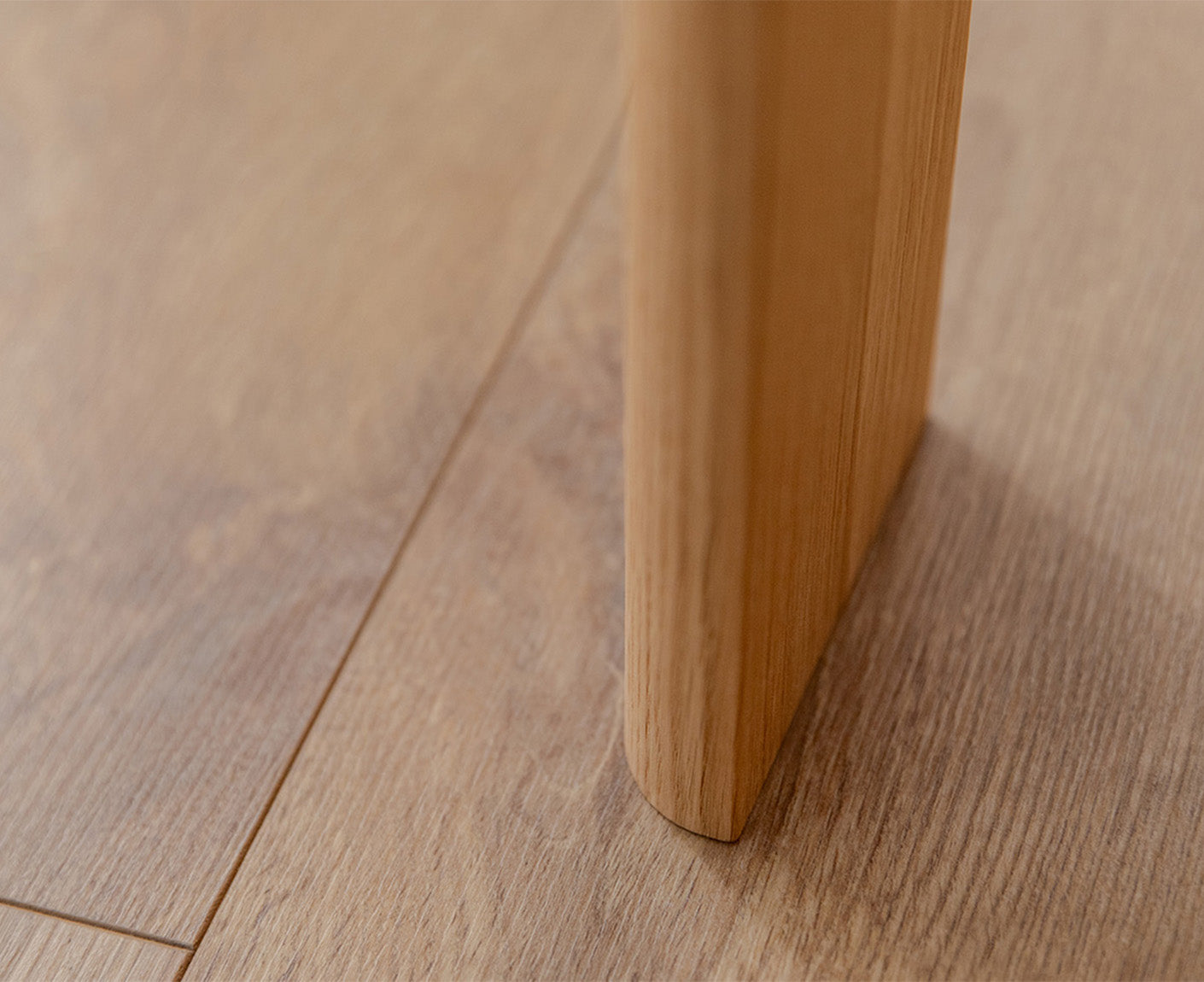 Monty Couchtisch Beistelltisch Ø 61 cm Massivholz geölt