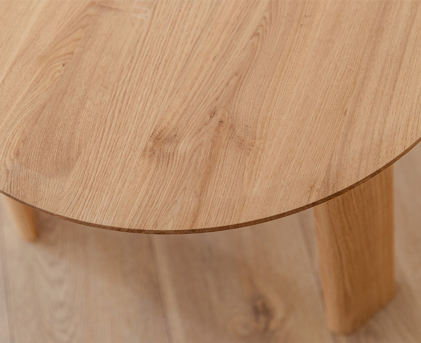 Monty Couchtisch Beistelltisch Ø 61 cm Massivholz geölt