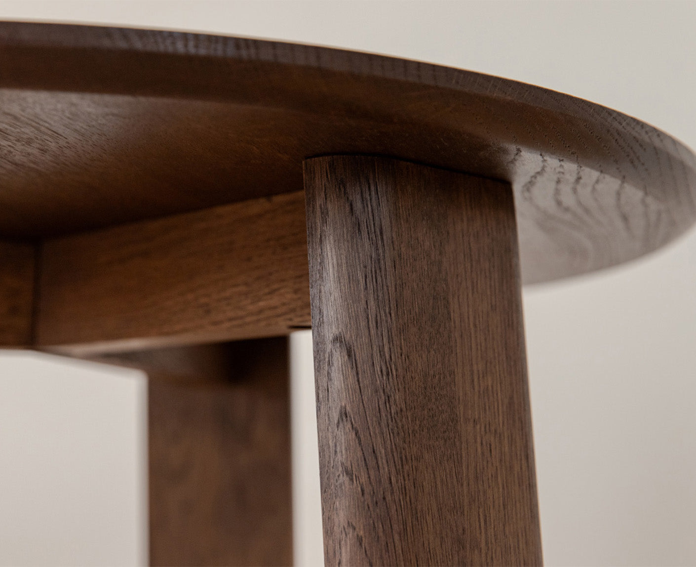 Monty Couchtisch Beistelltisch Ø 61 cm Massivholz geölt