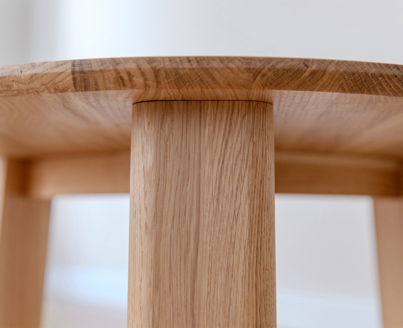 Monty Couchtisch Beistelltisch Ø 71 cm Massivholz geölt