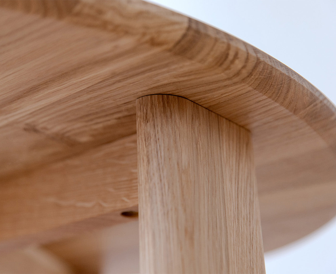 Monty Couchtisch Beistelltisch Ø 71 cm Massivholz geölt