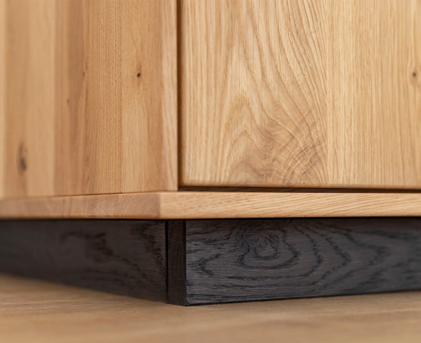 Tirano Sideboard Hirnholz Massivholz Eiche geölt, fertig montiert