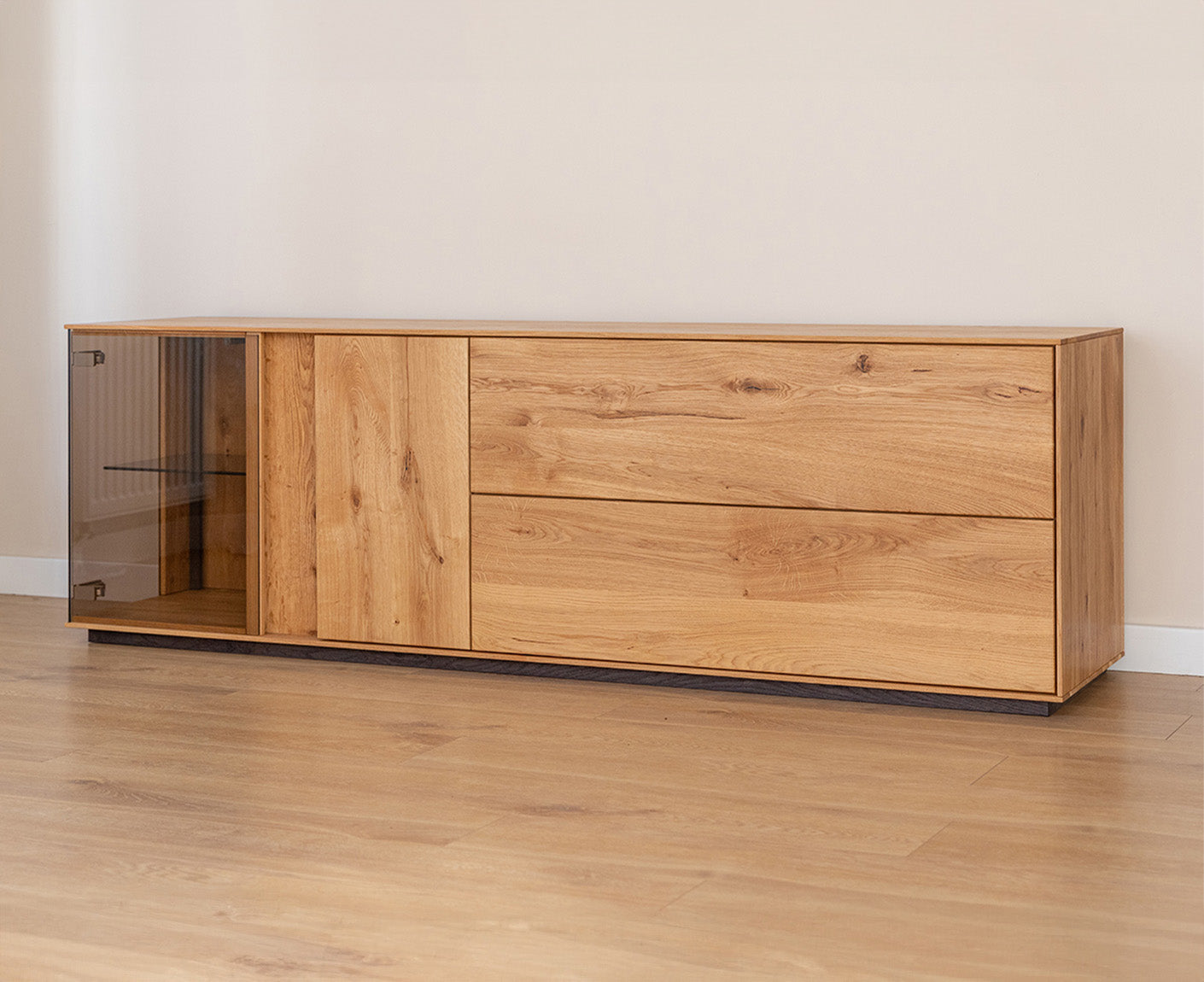 Collodi Lowboard Massivholz Wildeiche / Tabak geölt-Glas getönt, fertig montiert