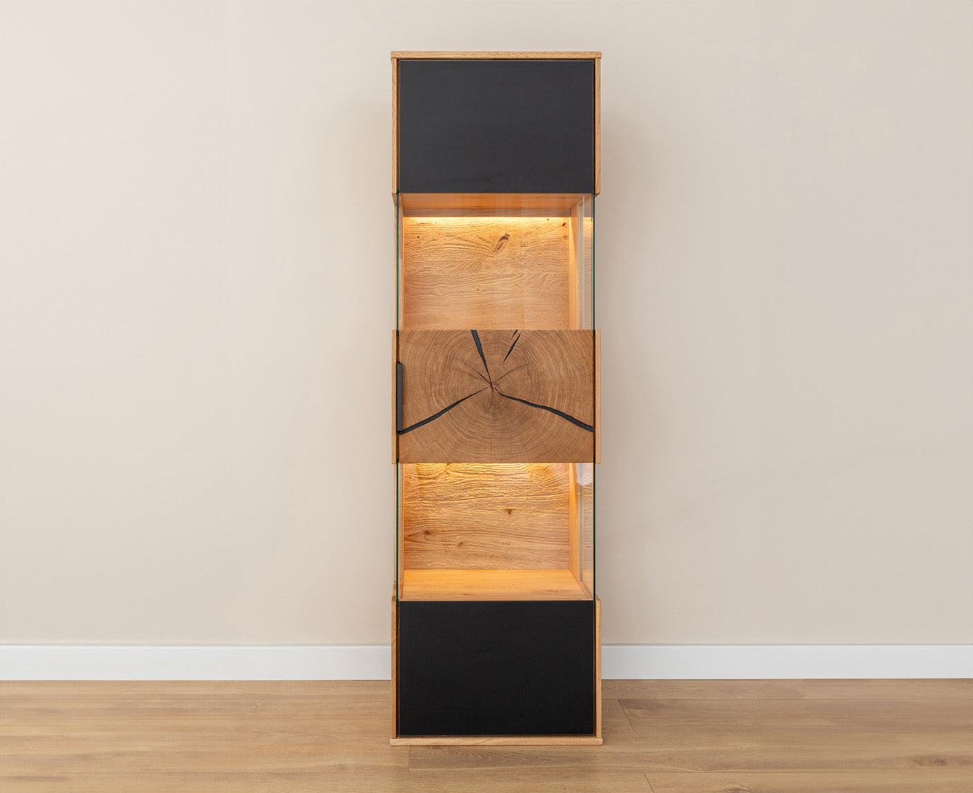 Tirano Hängevitrine Hirnholz & schwarzes Glas, Massivholz Eiche geölt, fertig montiert