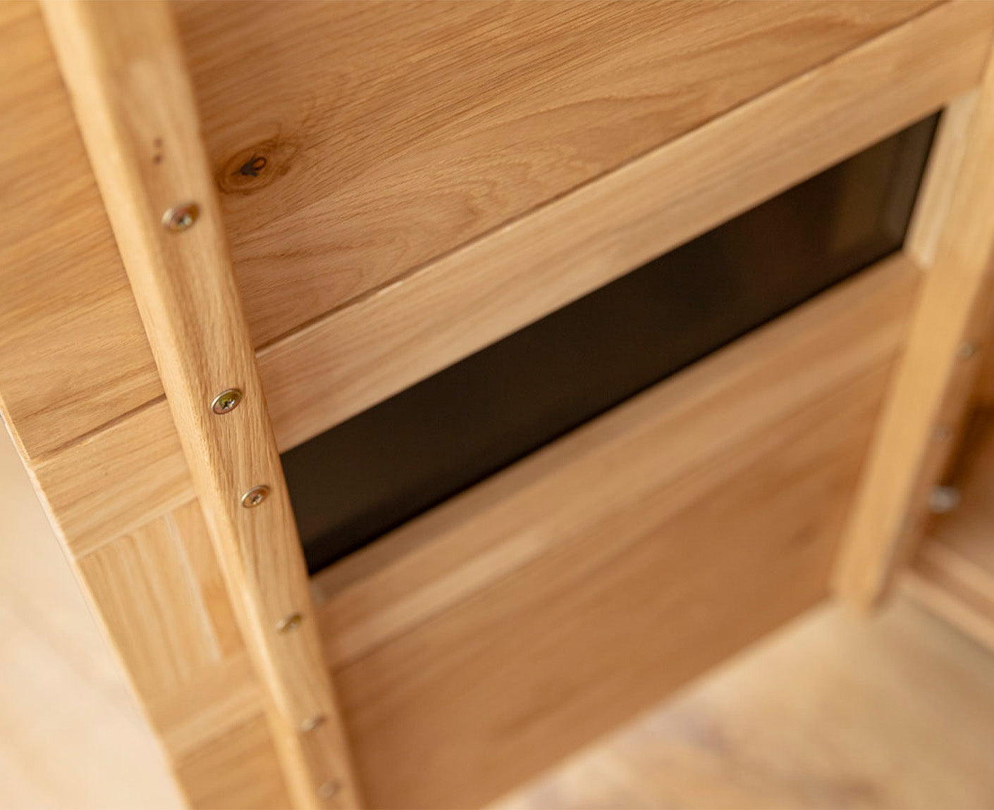 Tirano Sideboard Hirnholz & schwarzes Glas, Massivholz Eiche geölt, fertig montiert