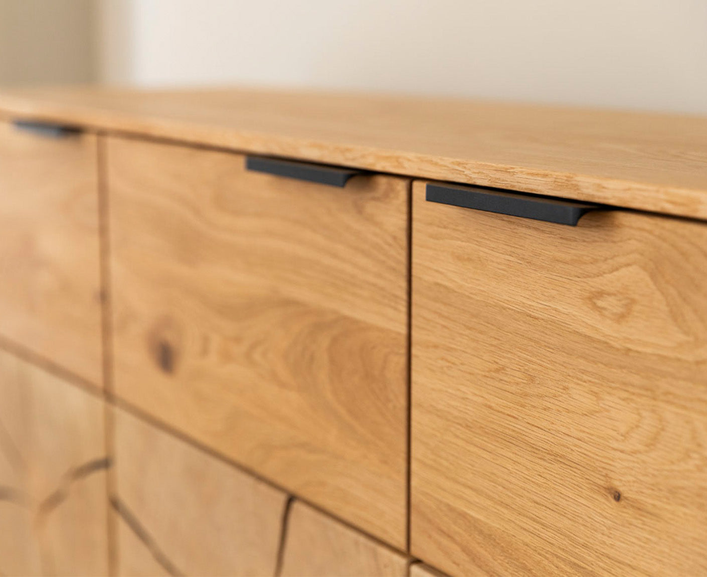 Tirano Sideboard Hirnholz Massivholz Eiche geölt, fertig montiert