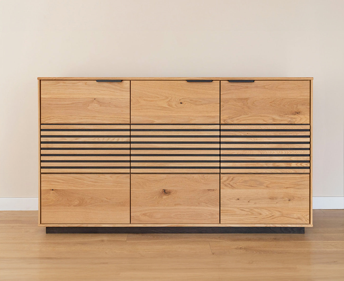 Tirano Sideboard Lamellen Massivholz Eiche geölt, fertig montiert