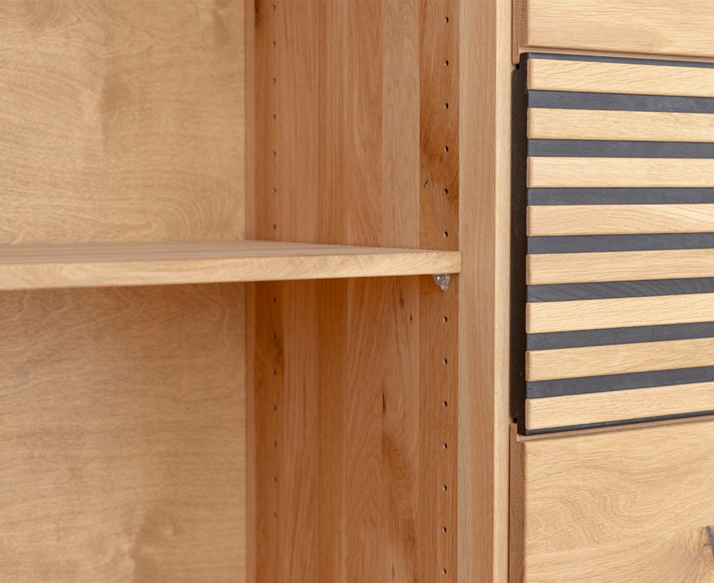 Tirano Sideboard Lamellen Massivholz Eiche geölt, fertig montiert
