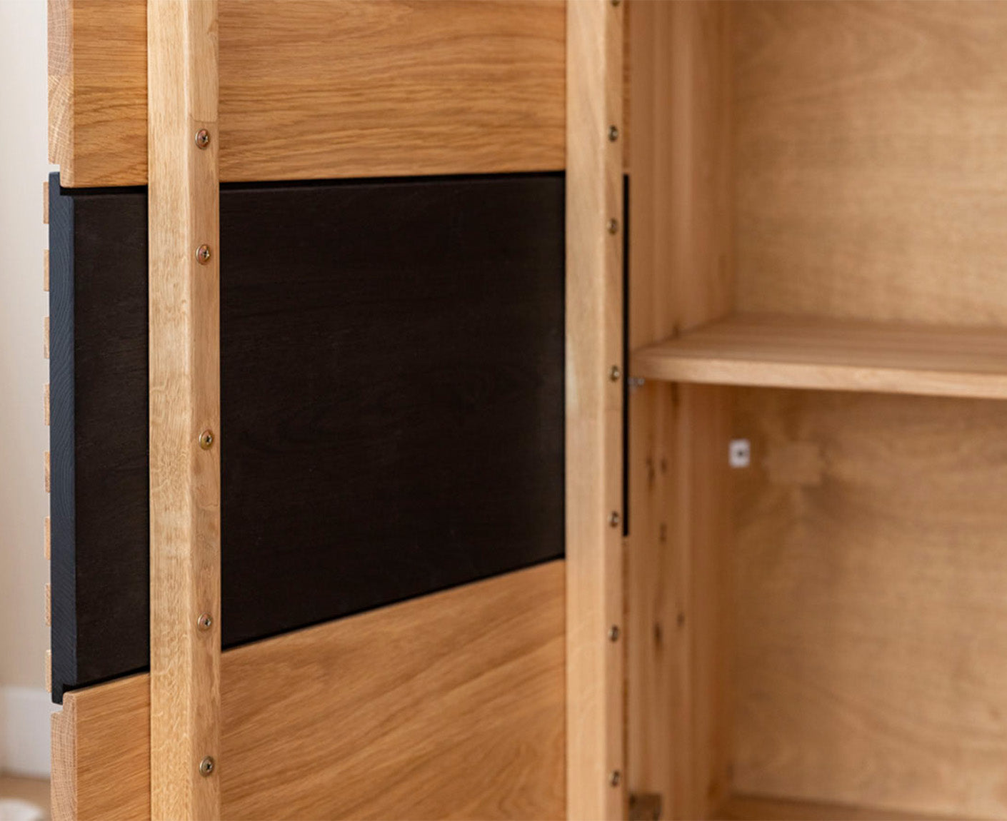 Tirano Sideboard Lamellen Massivholz Eiche geölt, fertig montiert