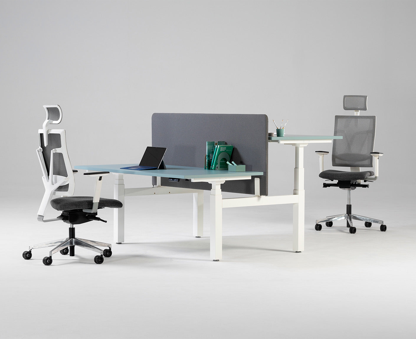 4Me Bürostuhl mit 4D-Armlehnen und Kopfstütze, Farbe wählbar