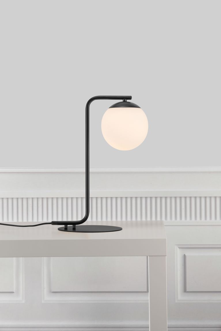 Grant Tischlampe Ø 14,5 cm Opalweiß / Schwarz