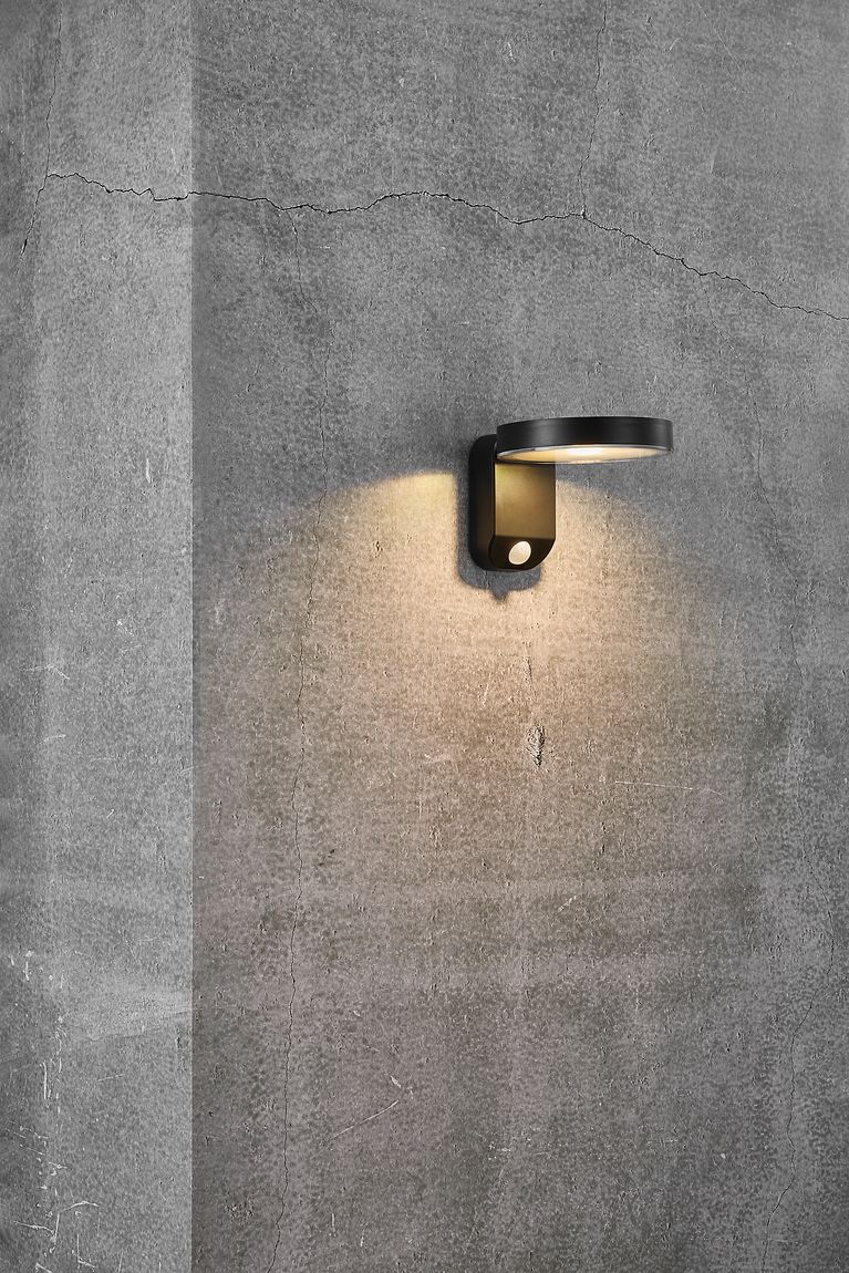 Rica Round Solar Wandlampe Schwarz