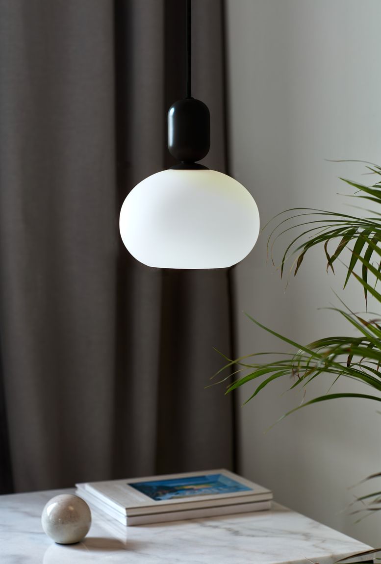 Notti Pendellampe Hängelampe Ø 20 cm Weiß / schwarz