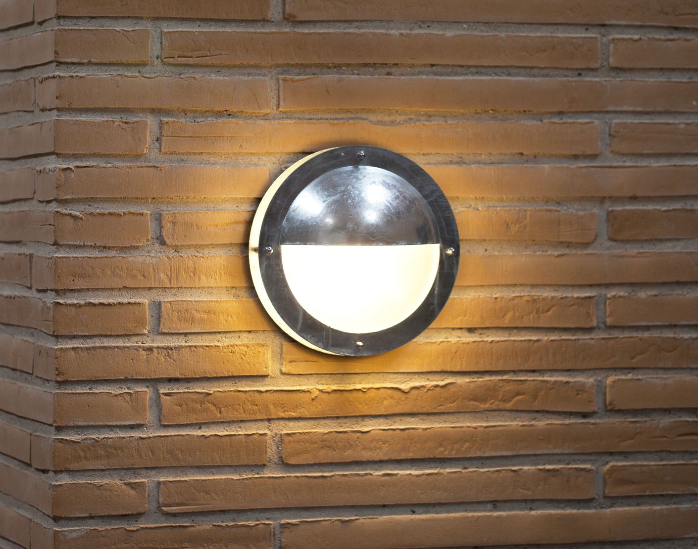 Malte Wandleuchte Halbschirm Ø 24 cm Outdoor verzinkt