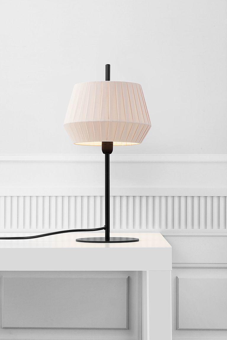 Dicte Tischlampe E14 Beige